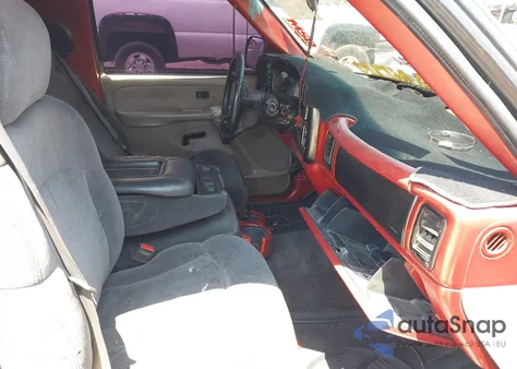 2001 Chevrolet Silverado 1500 Ls z USA, uszkodzony, nr VIN 1GCEC19T81E100755